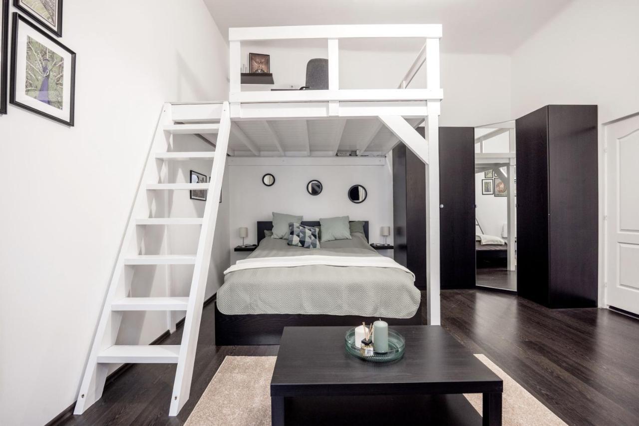 Charming Downtown Hideaway Steps From New York Cafe! Apartment Budapest Exterior photo