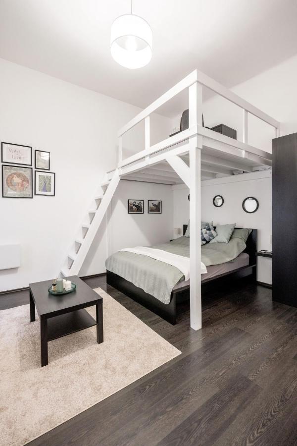 Charming Downtown Hideaway Steps From New York Cafe! Apartment Budapest Exterior photo