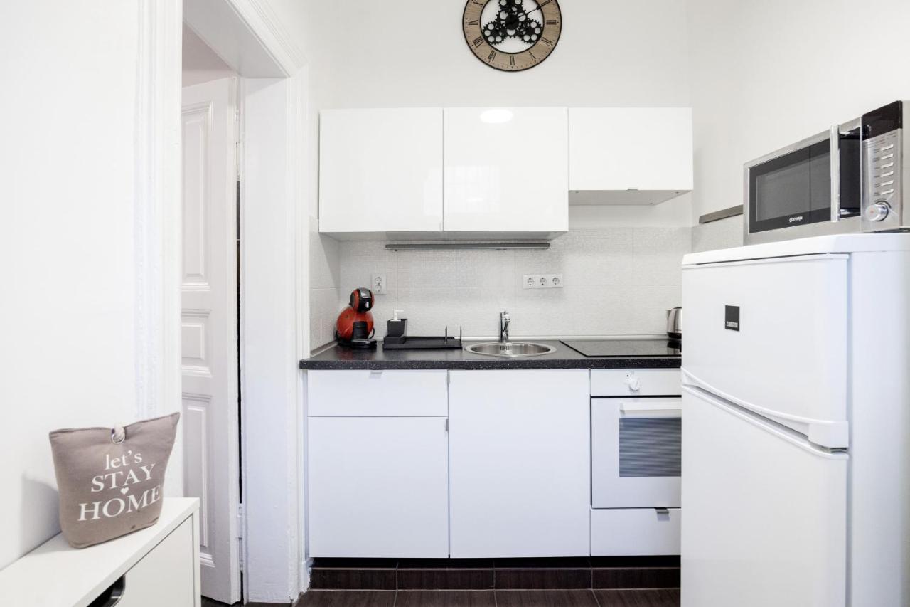 Charming Downtown Hideaway Steps From New York Cafe! Apartment Budapest Exterior photo