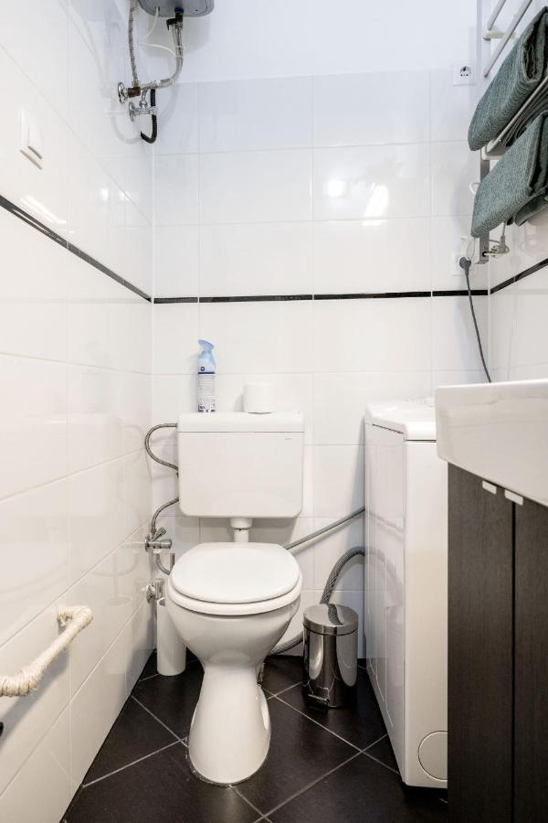Charming Downtown Hideaway Steps From New York Cafe! Apartment Budapest Exterior photo