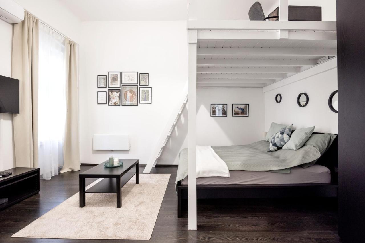 Charming Downtown Hideaway Steps From New York Cafe! Apartment Budapest Exterior photo