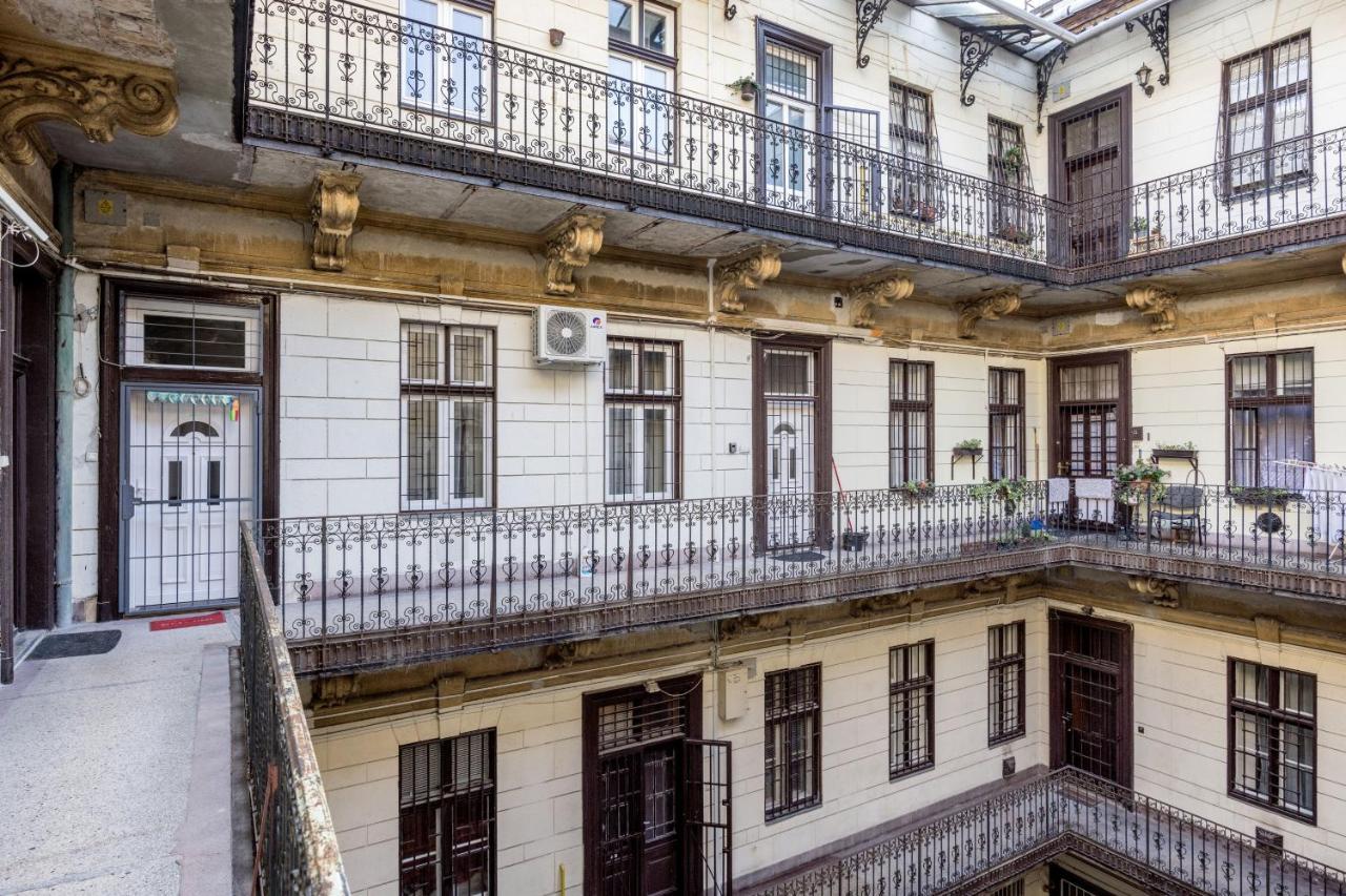Charming Downtown Hideaway Steps From New York Cafe! Apartment Budapest Exterior photo
